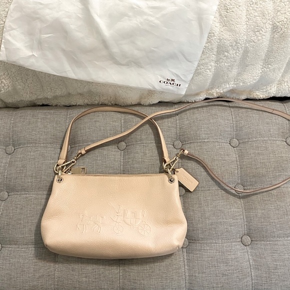 Coach Cross Body - Picture 2 of 9